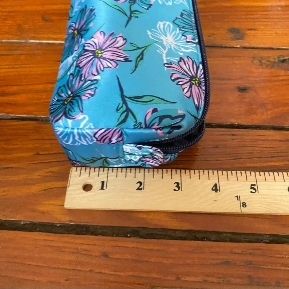🧩 3/$20 Cosmetic Floral Print